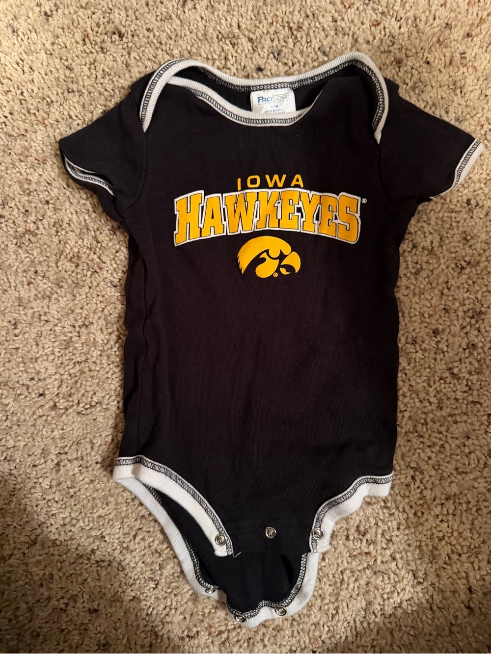 Pro Edge Iowa Hawkeyes Black and Gold Baby Bodysuit